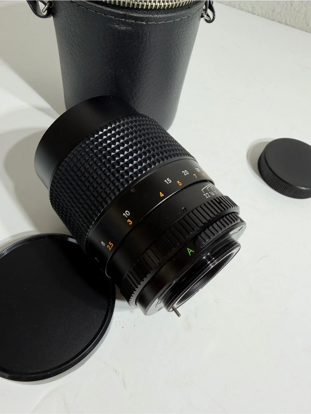 M42 Screw Mount Auto Chinon 135mm f/2.8 Standard Lens with Case